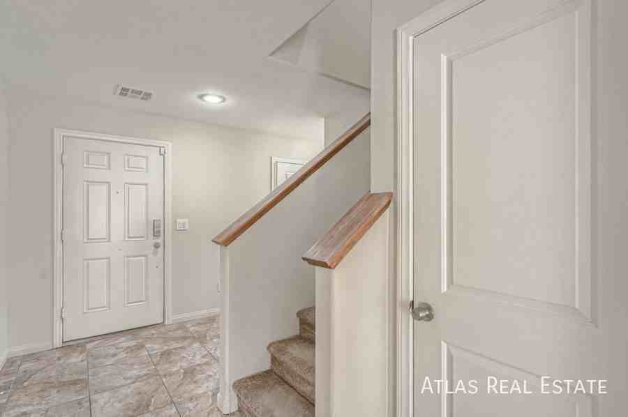 10427 Wildflower Gully St - Photo 3 of 33