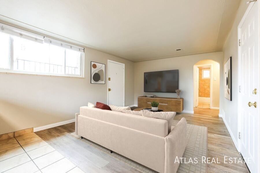 2716 Grove St - Photo 2 of 23