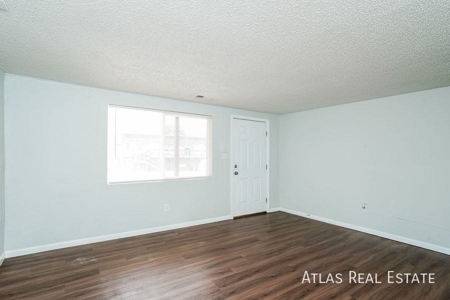 1016 Magnolia St #B - Photo 5 of 34