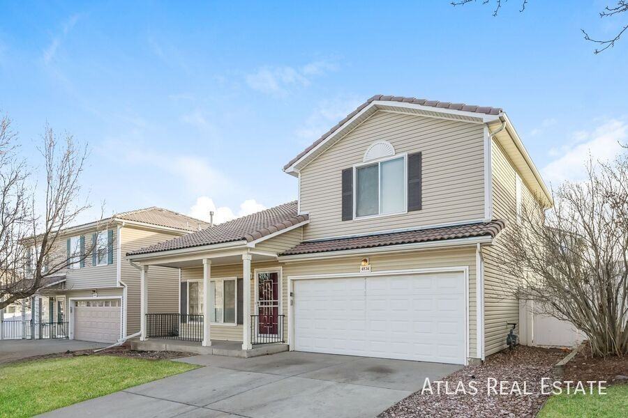 4834 Genoa St - Photo 3 of 36