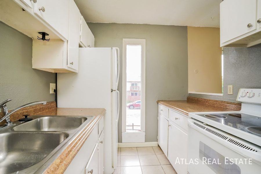 4245 Loomis Ave #4 - Photo 7 of 23