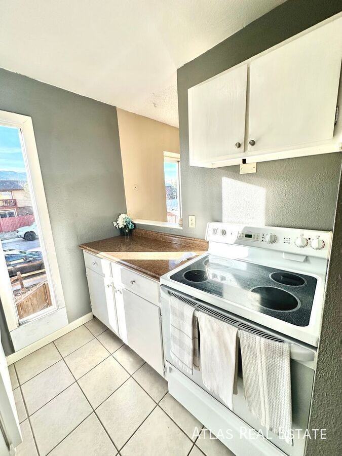 4245 Loomis Ave #4 - Photo 7 of 26