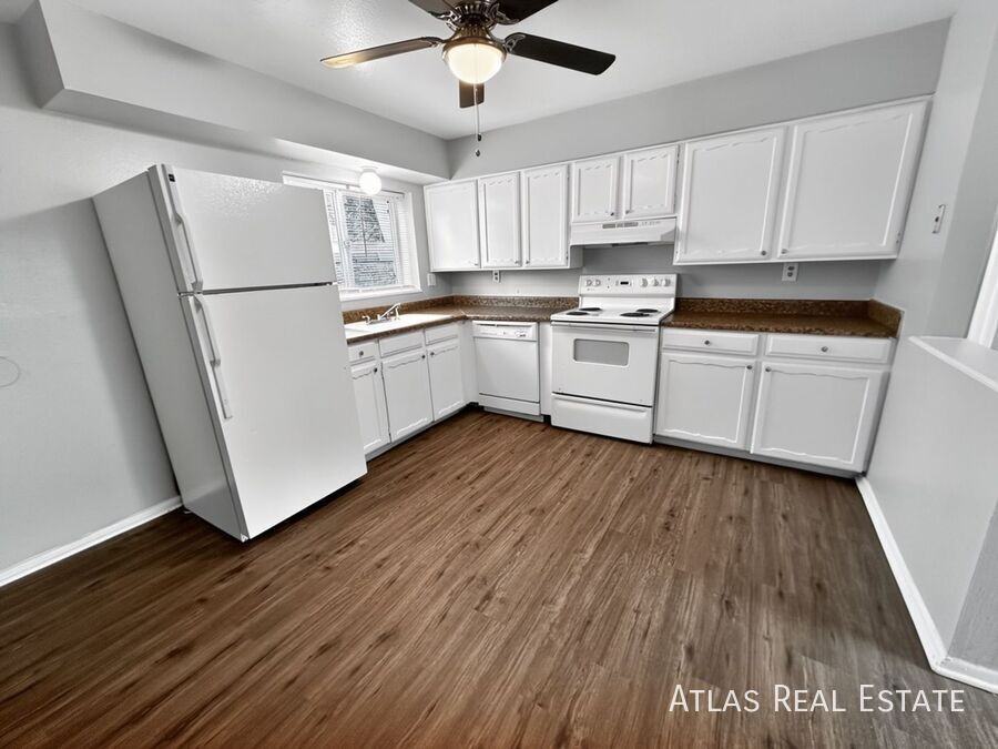 2116 Friendship Pl #4 - Photo 3 of 25
