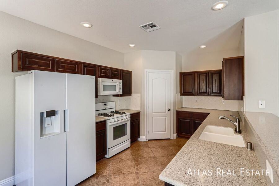 5091 Moose Falls Dr - Photo 4 of 17