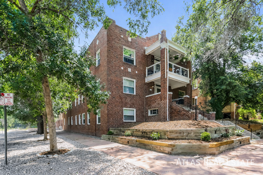 970 N Pearl St #11 - Photo 2 of 17