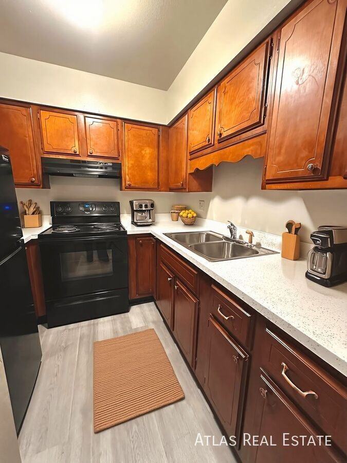 3022 W Bijou St #E2 - Photo 3 of 20
