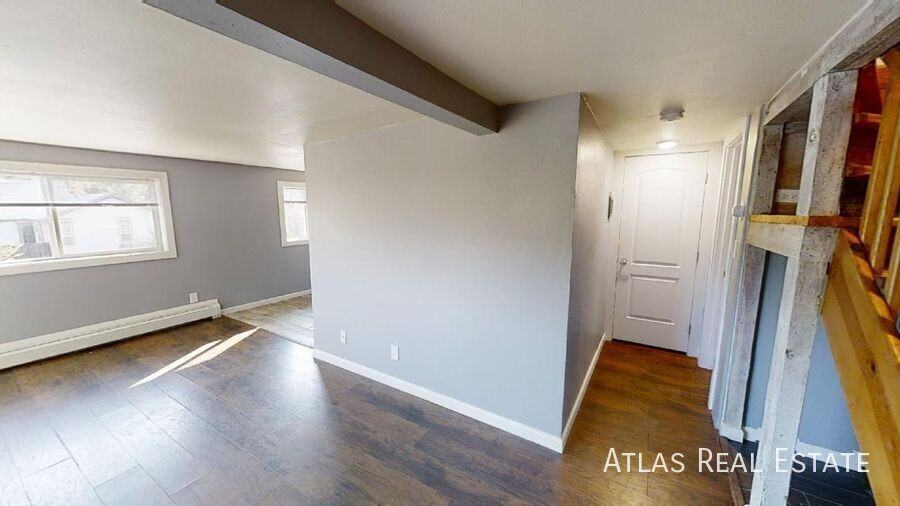 406 S 10th St #3 - Photo 3 of 19