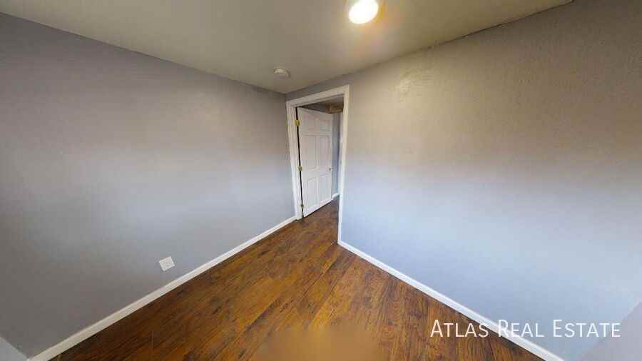 406 S 10th St #3 - Photo 5 of 19