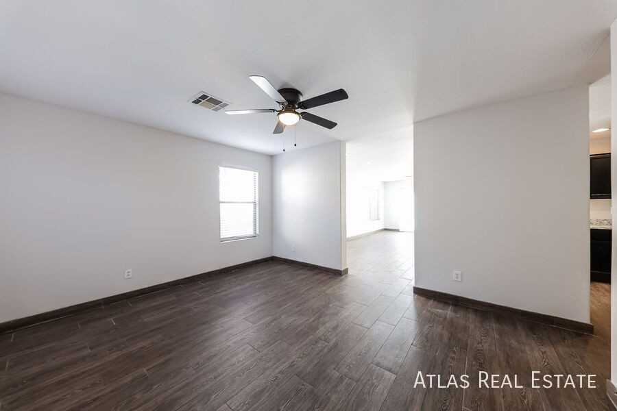14219 N 150th Ave - Photo 3 of 19
