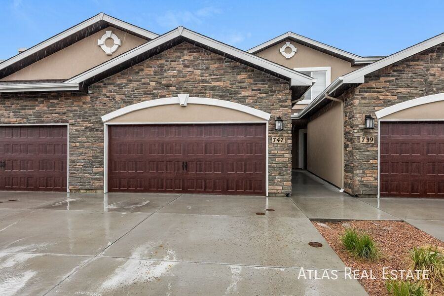 747 Brambleberry Hts - Photo 2 of 37