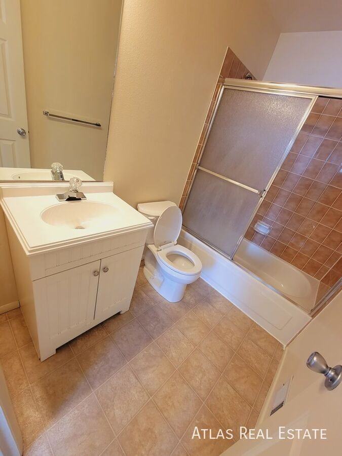 1940 W Yampa St #B - Photo 6 of 28