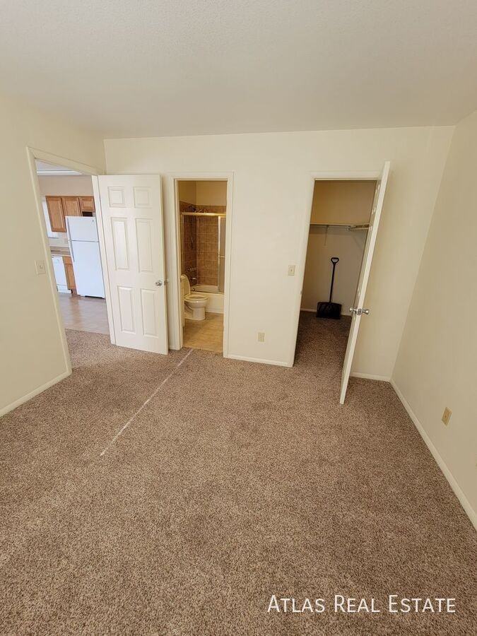 1940 W Yampa St #B - Photo 3 of 28