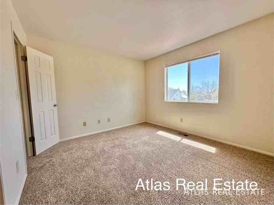 1940 W Yampa St #B - Photo 2 of 28