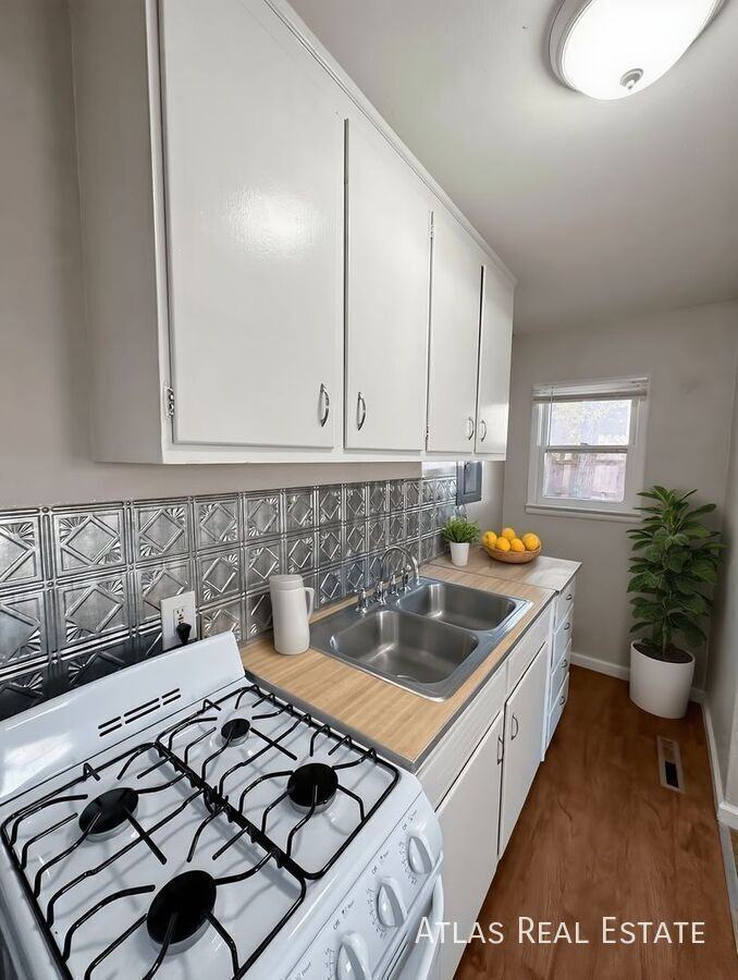 218 W Cheyenne Rd - Photo 3 of 23