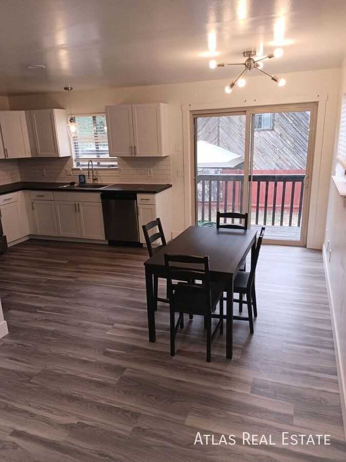 1131 W 650 N - Photo 4 of 22