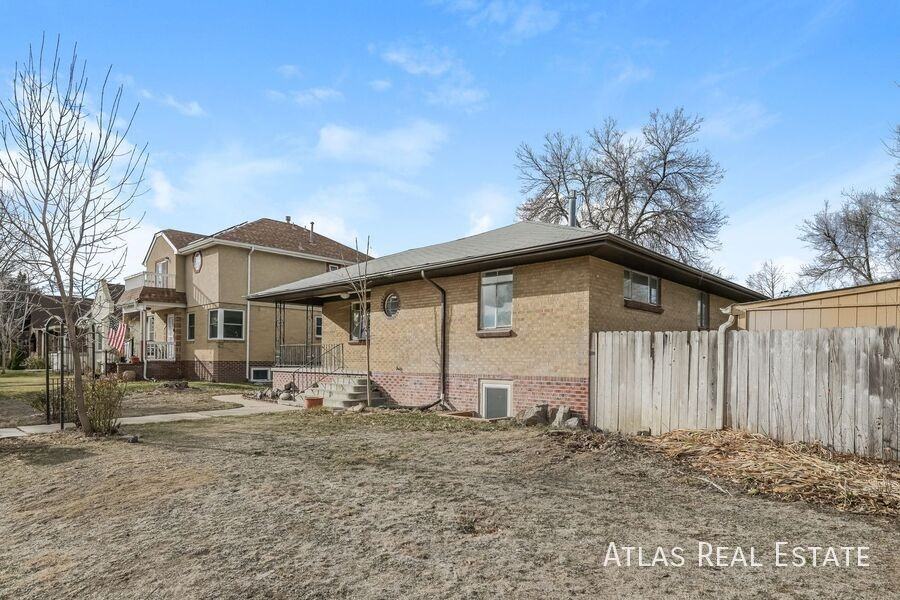 2353 S Sherman St #B - Photo 3 of 17