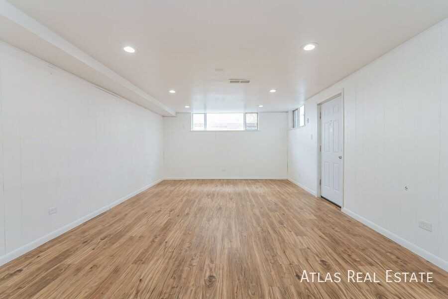 2353 S Sherman St #B - Photo 6 of 17