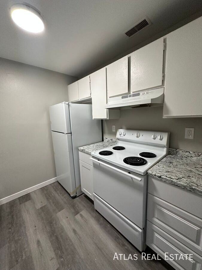 1825 Zebulon Dr #C - Photo 3 of 28