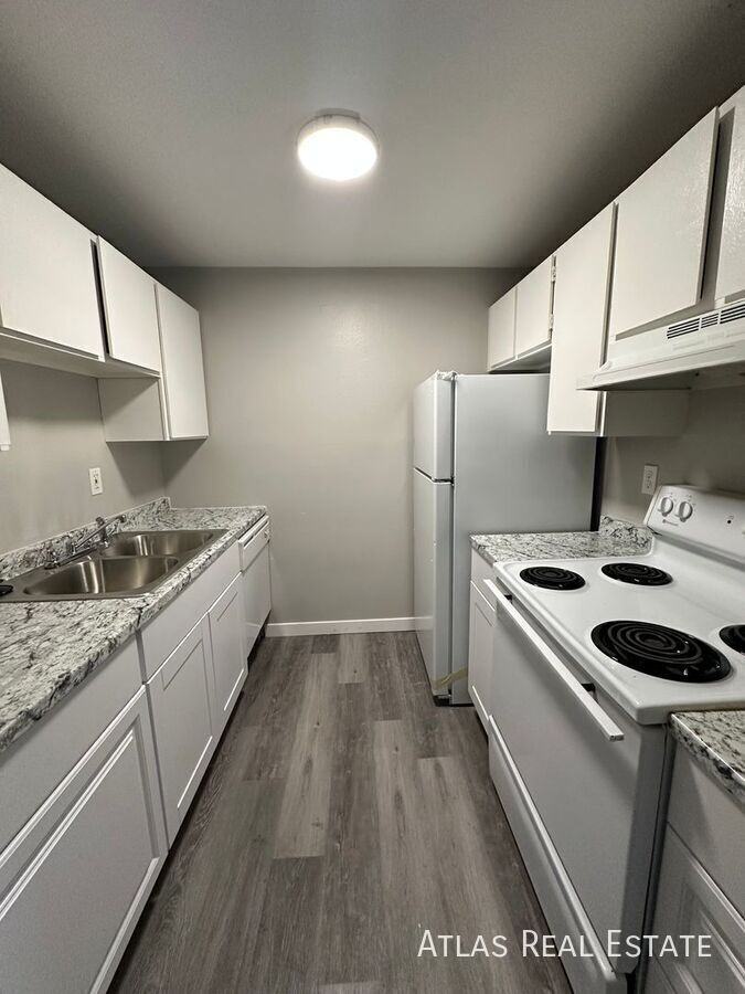 1825 Zebulon Dr #C - Photo 5 of 28