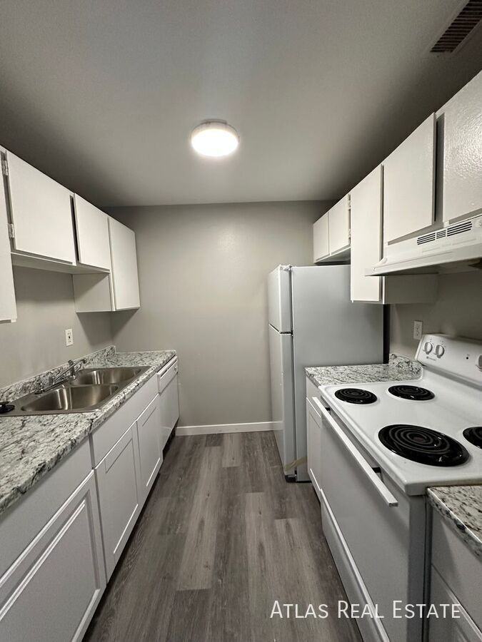 1825 Zebulon Dr #C - Photo 6 of 28