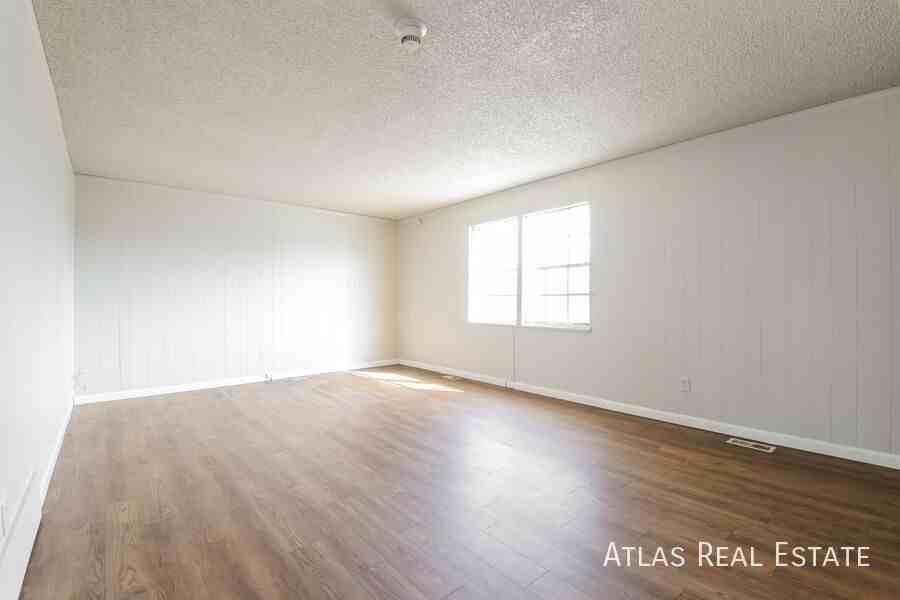 5533 Xanadu St - Photo 5 of 10