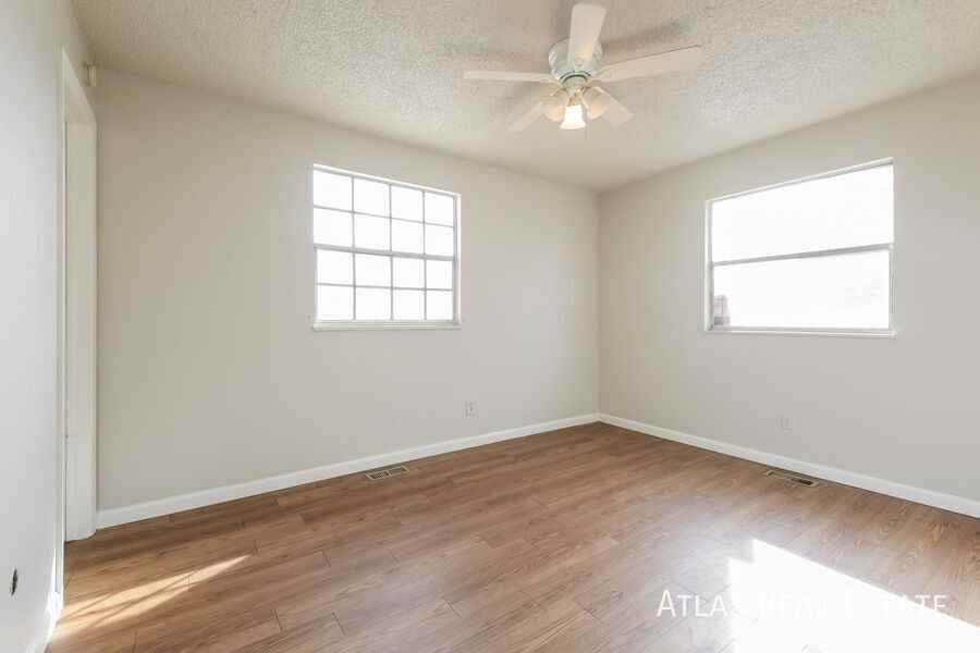 5533 Xanadu St - Photo 7 of 10