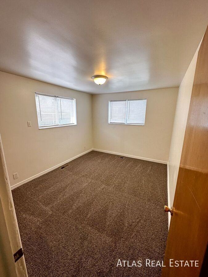 1365 S Emery St #B3 - Photo 6 of 11