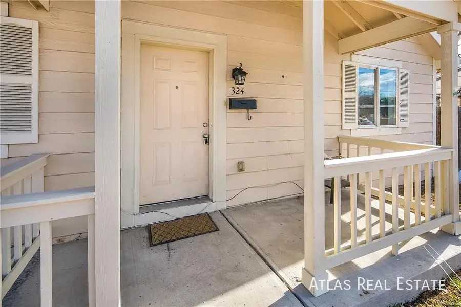 324 S Yates St - Photo 3 of 22