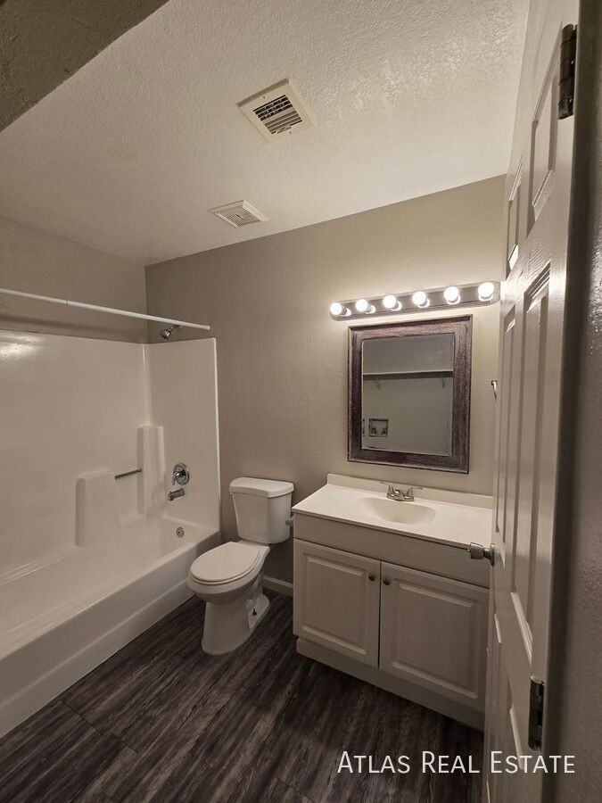 465 W Ivyglen St #216 - Photo 4 of 7