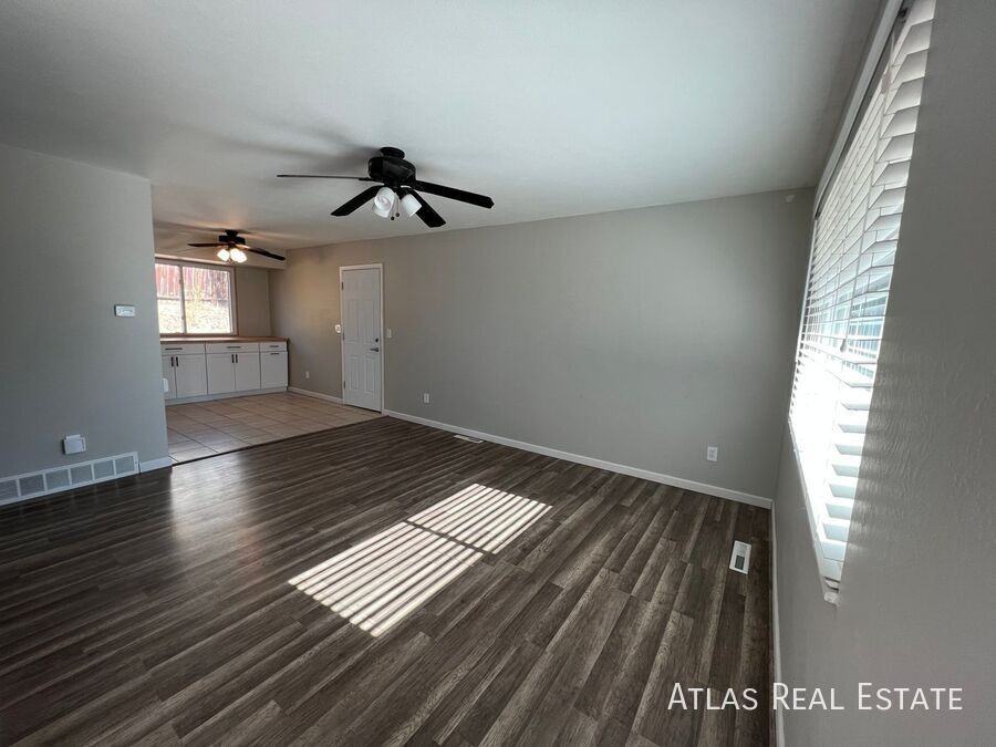 2720 El Capitan Dr - Photo 2 of 40