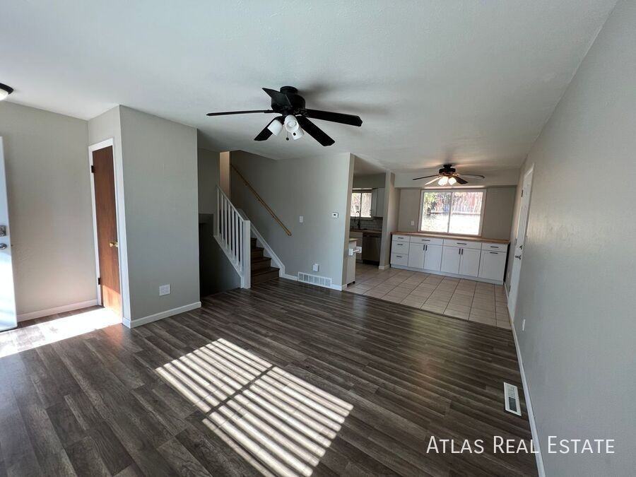 2720 El Capitan Dr - Photo 3 of 40