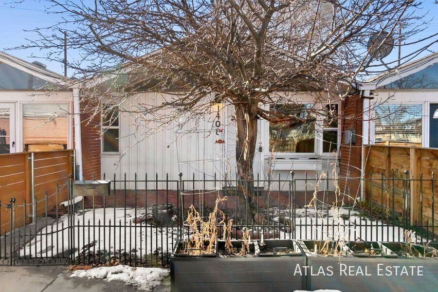 1408 Julian St - Photo 3 of 11