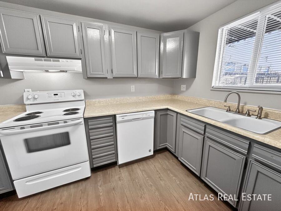 461 El Paso Blvd #E - Photo 6 of 25