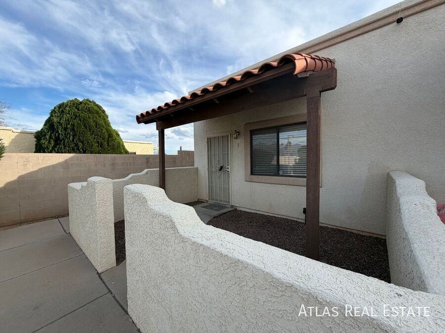 311 W Pastime Rd #1 - Photo 3 of 15