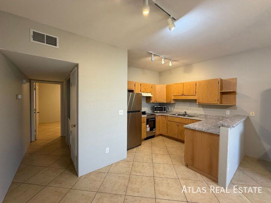 311 W Pastime Rd #1 - Photo 5 of 15