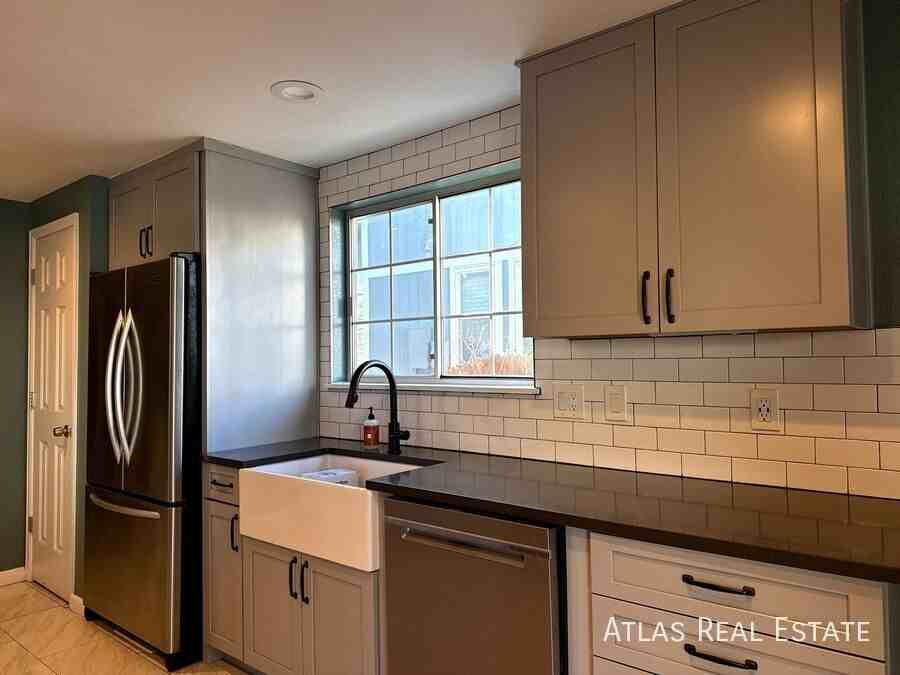 8070 Decatur St - Photo 2 of 17