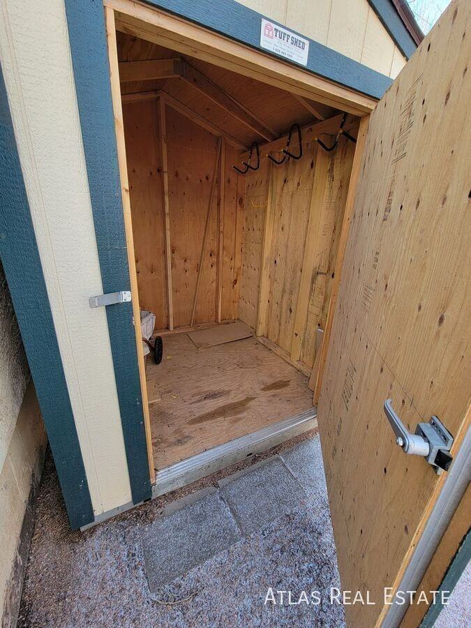 406 Columbia Rd - Photo 4 of 6