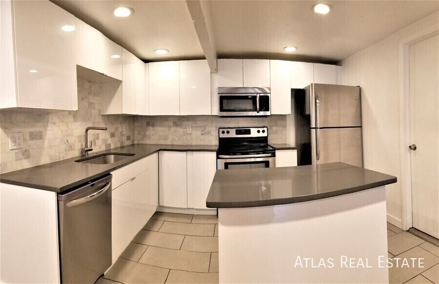 1568 Youngfield St #B - Photo 3 of 20