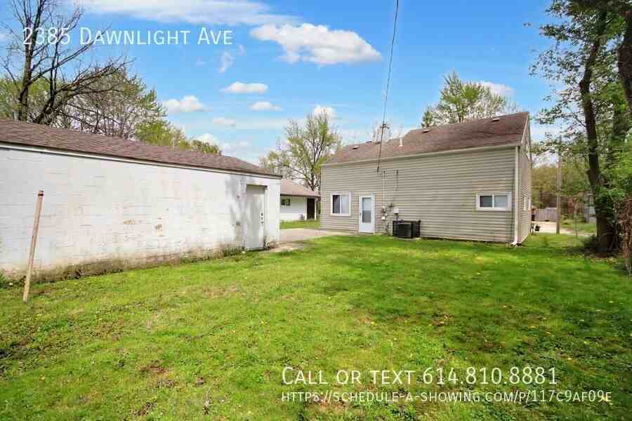 2385 Dawnlight Ave - Photo 4 of 50