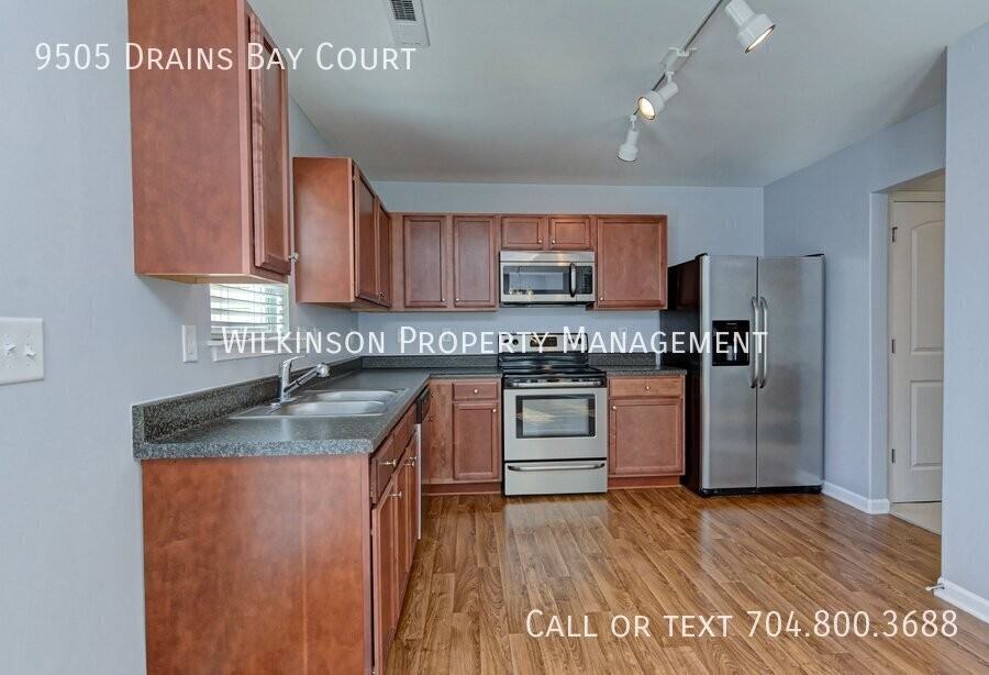 9505 Drains Bay Ct - Photo 6 of 27