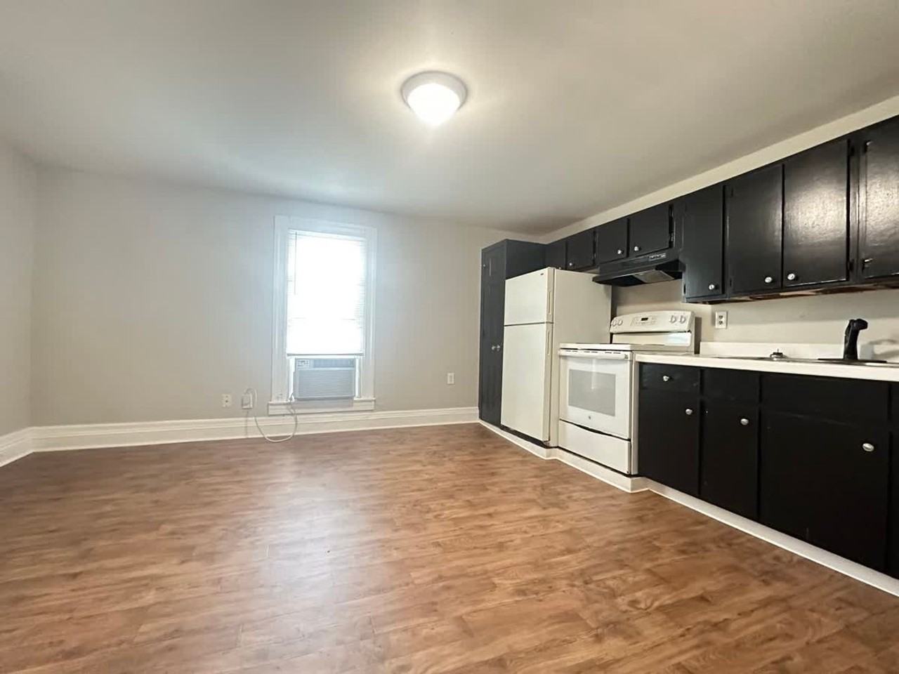 339 5th St #1 - Photo 2 of 9