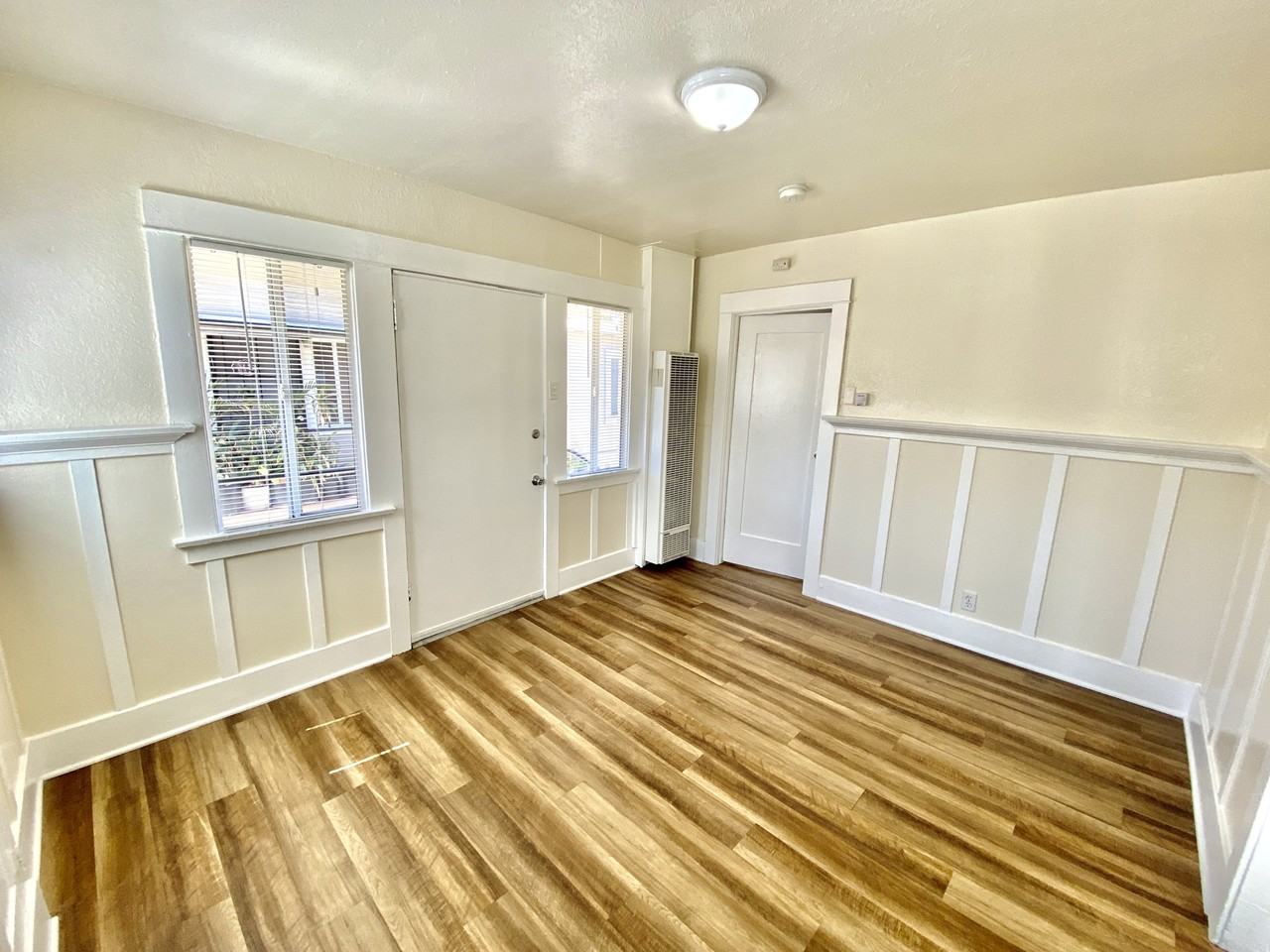 1032 W 1st St #B - Photo 7 of 15