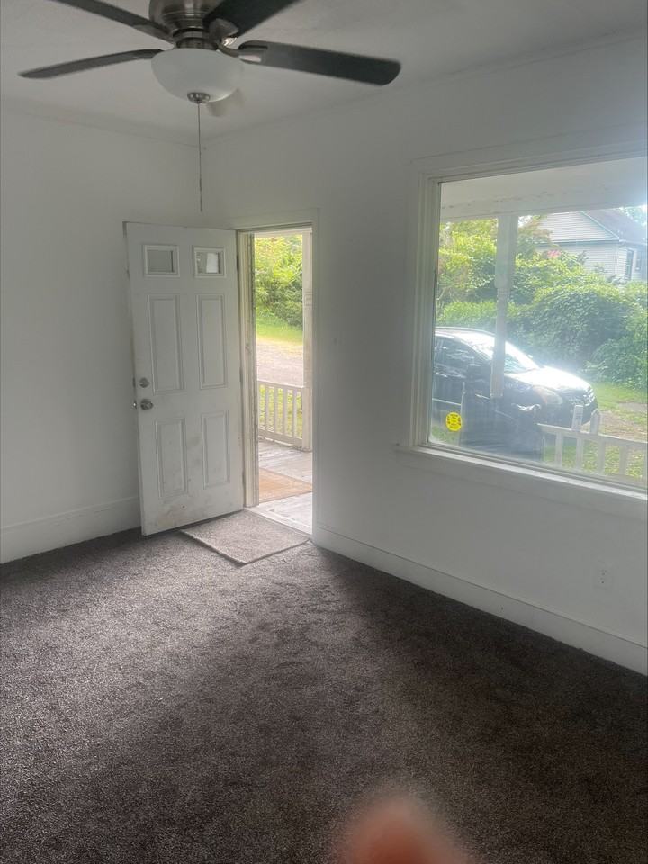 206 Welles St - Photo 5 of 26