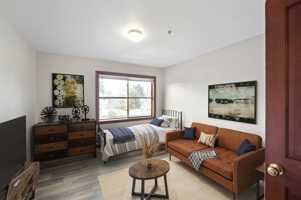 featured image of 403 1/2 Garfield St S #10