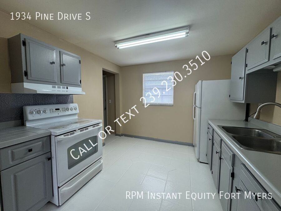 1934 S Pine Dr - Photo 6 of 14