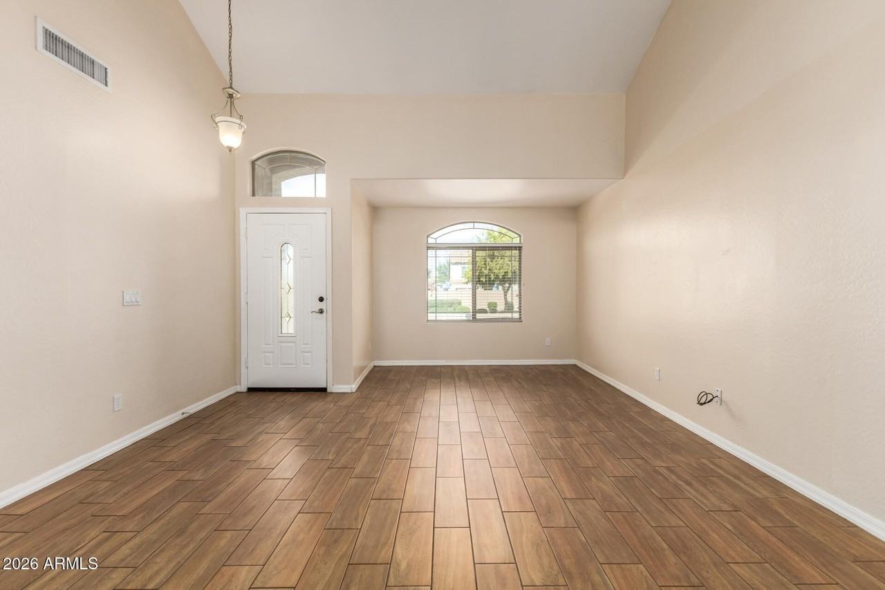 3335 W La Salle St - Photo 6 of 41