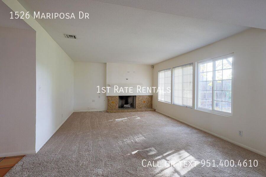 1526 Mariposa Dr - Photo 2 of 12