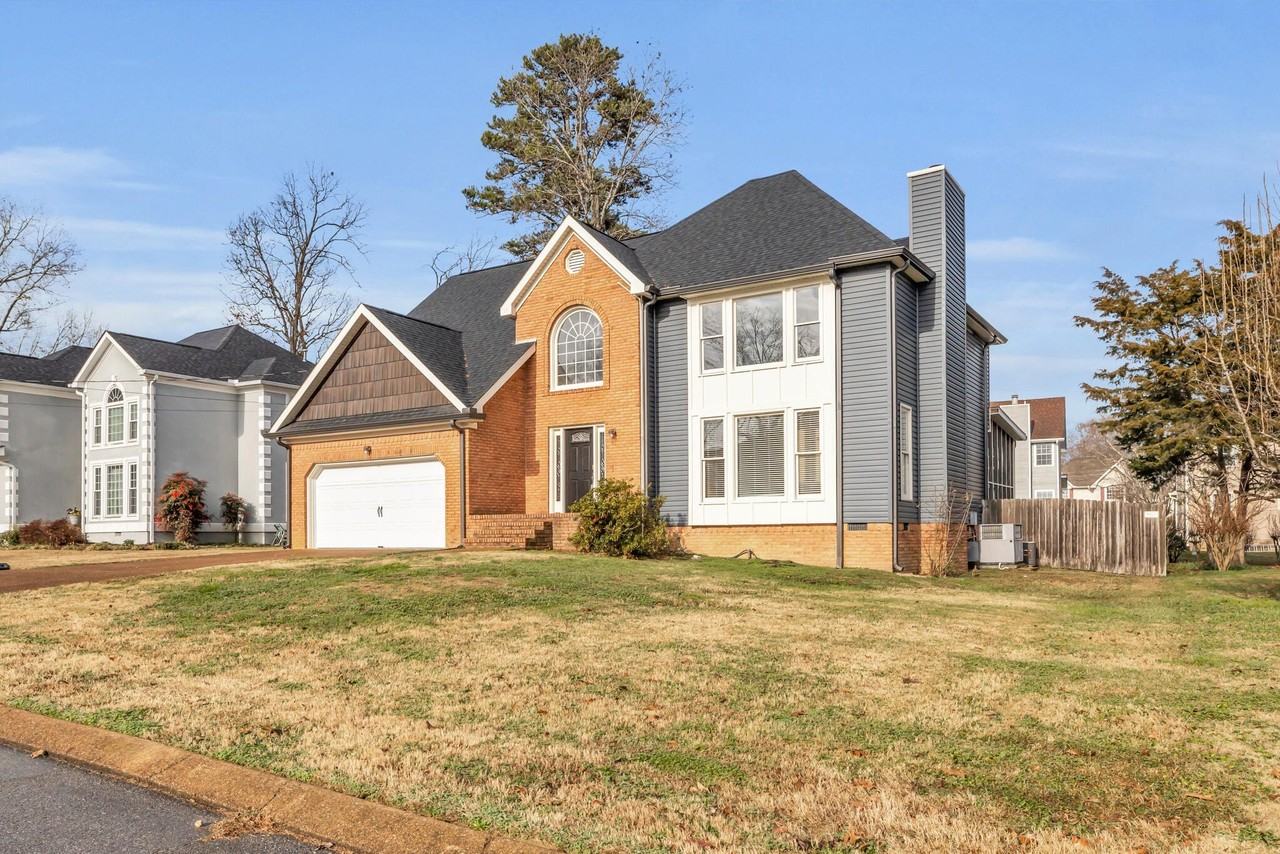 1625 Brandi Ln - Photo 3 of 13