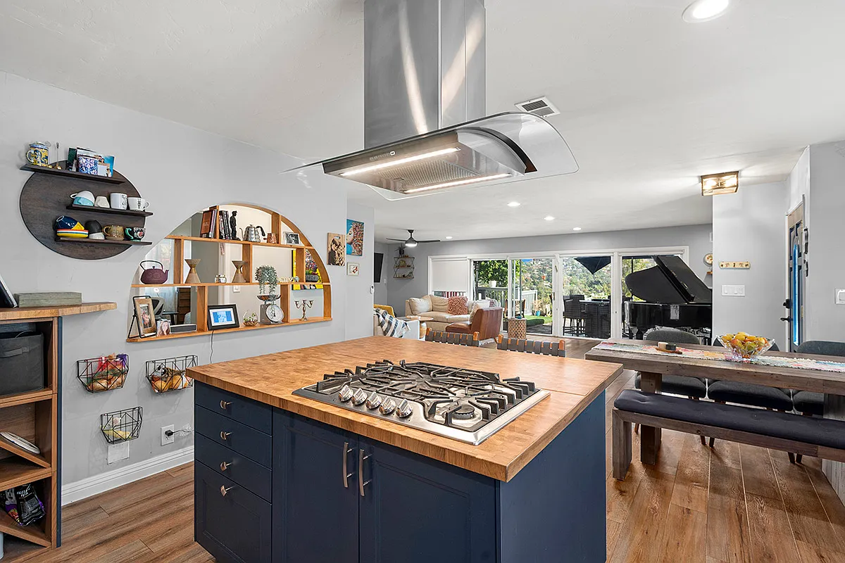 4636 Panorama Dr - Photo 2 of 34