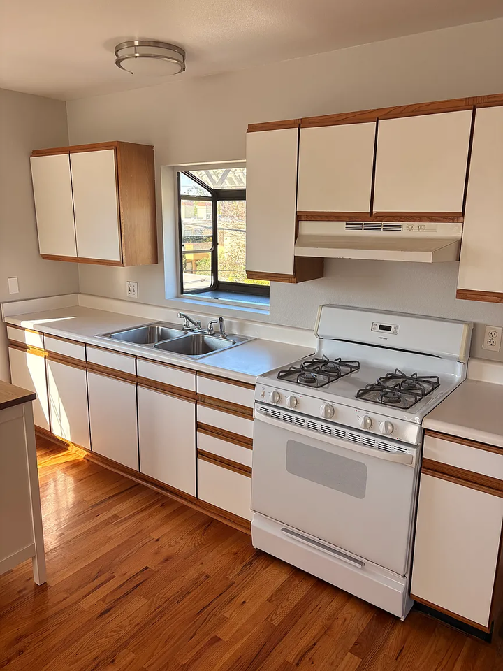 3720 Louisiana St - Photo 2 of 17